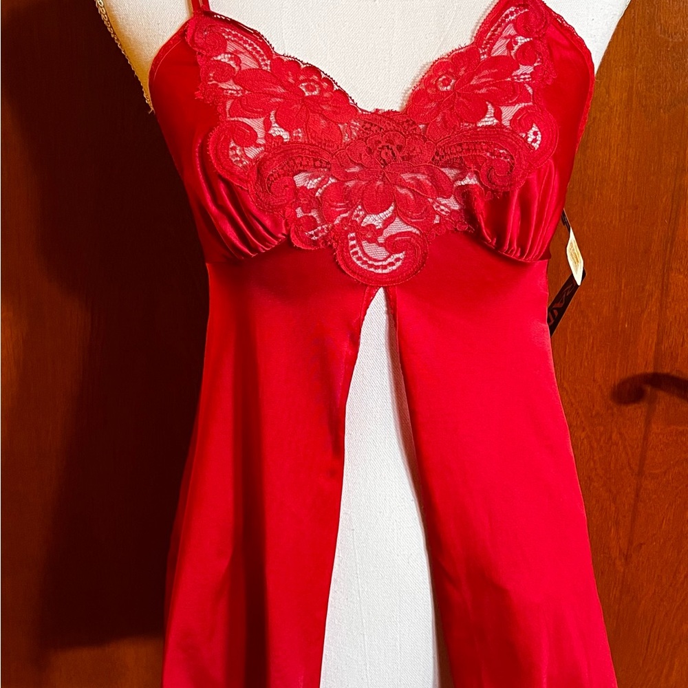 Lorraine 1970’s Vintage Babydoll Red Satin Gown And Panty Set